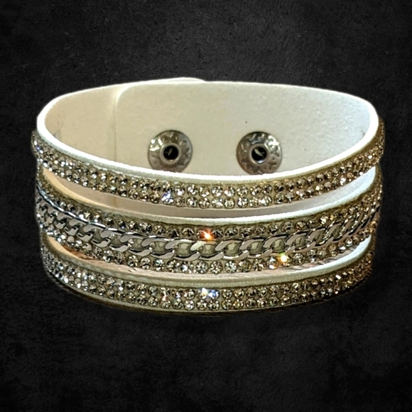 A4 New Bright White & Silver Crystal Rhinestone Wrap Bracelet Adjustable NEW - Picture 1 of 15